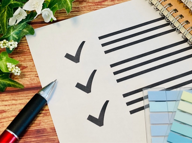 チェックリストとペン