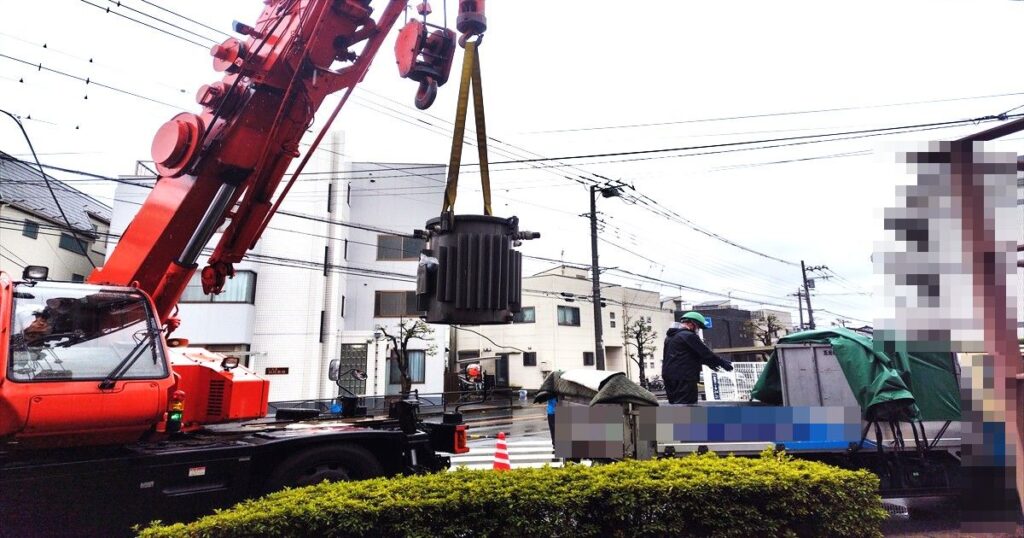 トランス・コンデンサの除去作業