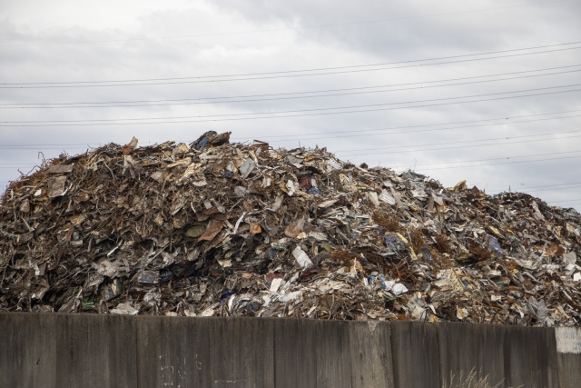 大量の産業廃棄物