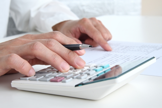 計算機を使用する人