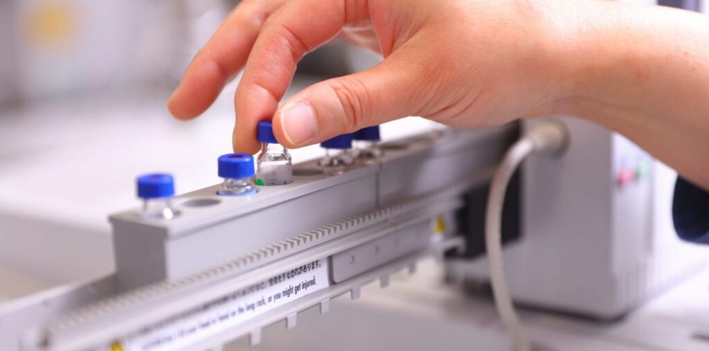 分析作業の様子