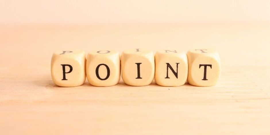 木製ブロックで並べられたPOINTの文字